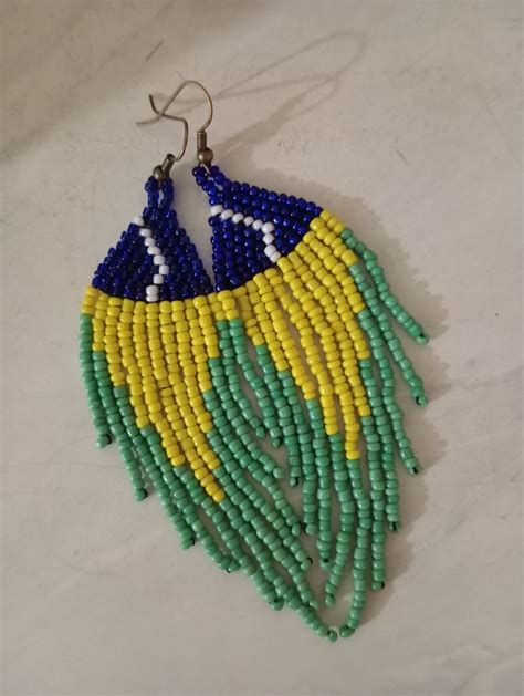 Brincos De Miçangas Simples - Brinco de miçanga | Miçanga, Miçangas, Brincos de miçangas