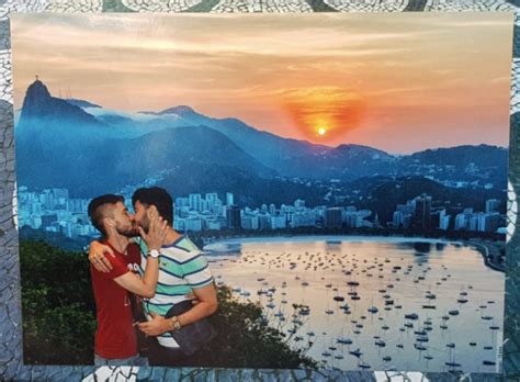 Hétero exibe foto de casal gay no Pão de Açúcar e dá exemplo Guia Gay São Paulo