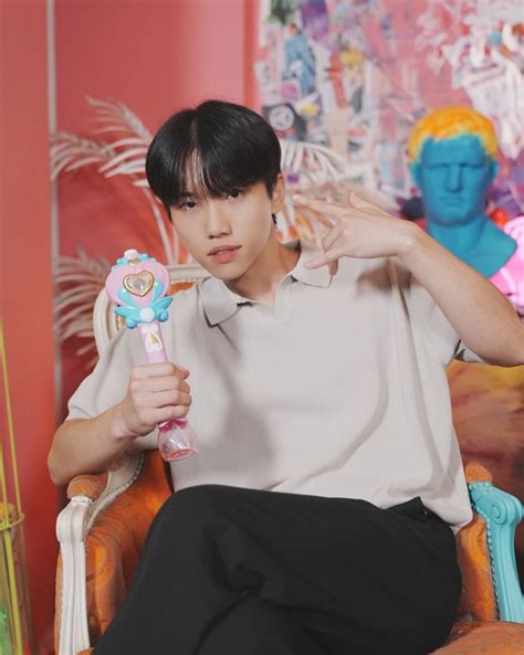 Tiktoker Tri U Follow B B T V Qu Y R I Danh T Nh C C S C N I Ti Ng V I T Mama Hot