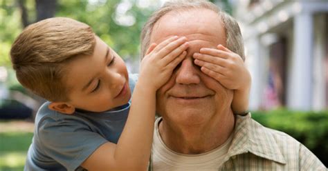 Deca koja odrastaju uz babe i dede srećnija su pametnija i obrazovanija Uspešna žena