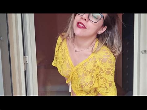 Gostosa Safada Arruma O Quarto Sem Calcinha XVIDEOS