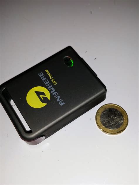Spy cams, pinhole lenses and other stuff: GPS Tracking Device Mini Spy