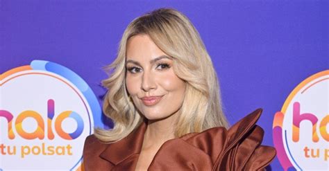 Agnieszka Hy Y Kusi Wdzi Kami W Samym Bikini Prowadz Ca Halo Tu Polsat Ma Zab Jcze Cia O