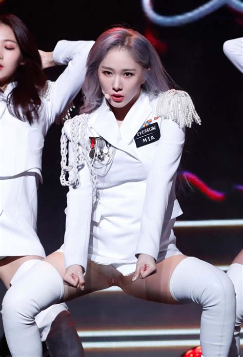 Everglow Mia Nude Fake Everglow Mia