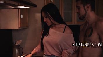 Je me sens coupable mais je ne peux pas arrêter de sucer mon beau fils XVIDEOS