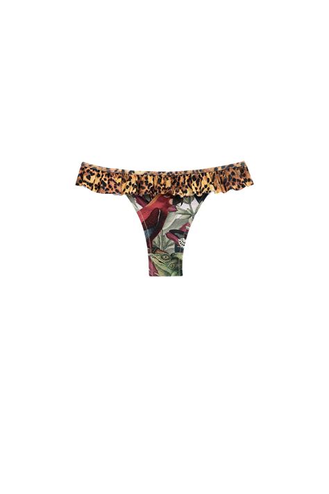 8 Hot Sexy Louise May Bikini Pics