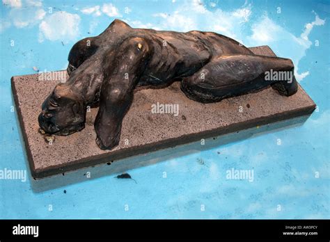 Bronze Statue Of Nude Female In Funchal Madeira Portugal Stock Photo Alamy