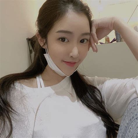 Nhan S C C A Hai Hot Girl Kh U Trang N I Nh M M Ng X H I Ch Nh N N A M T C Ng Bi T L