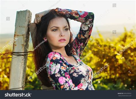 Sexy Beautiful Attractive Brunette Woman Slim Stock Photo 305239352 Shutterstock