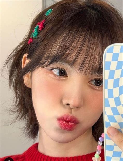 Pin By 采凌 吳 On Wendy Short Hair Styles Hair Styles Hair Cuts
