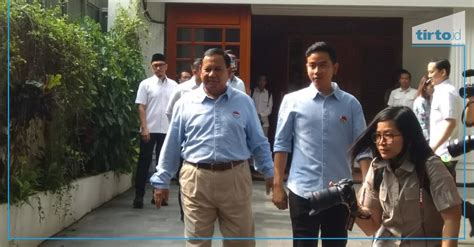 Prabowo Gibran Tampil Perdana Ke Publik Usai Resmi Berpasangan