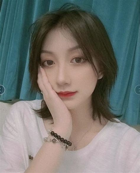 Hot streamer triệu người theo dõi khiến fan hốt hoảng khi thấy nhan sắc thật