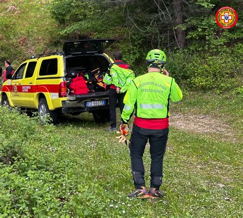 Veratv It Montefortino Cercatore Di Funghi Colto Da Malore Salvato