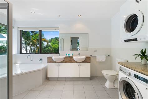 Noosa Luxury Accommodation - 3 Bedroom Apartment — Noosa Boutique ...