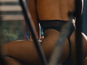 SAMANTHA MACLACHLAN Nude AZNude