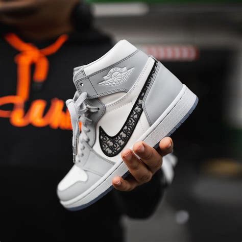 7 đôi sneakers hot trend nhất dẫn đầu xu hướng giày 2021 CÔNG TY CỔ PHẦN TƯ VẤN THIẾT KẾ VÀ