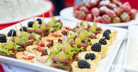 Знаменитости посетили показ мод бренда нижнего белья Queen lingerie