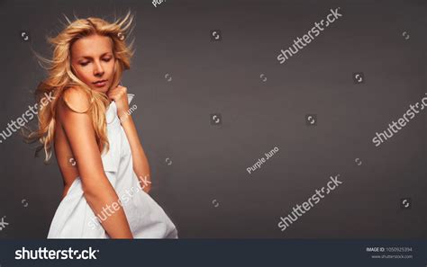 Portrait Beautyful Naked Posing Blond Woman Stock Photo Shutterstock