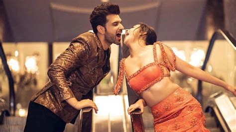 Karan Kundra Shares Photo With Tejswini Prakash Lip Lock Photo Of