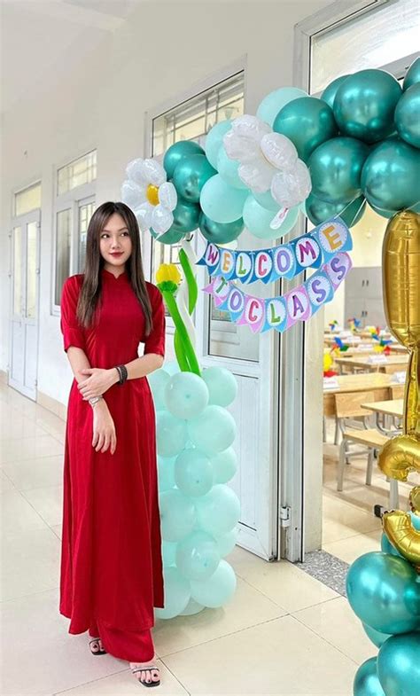 Cô giáo hot girl từng yêu cầu thủ Việt chăm khoe ảnh đời thường