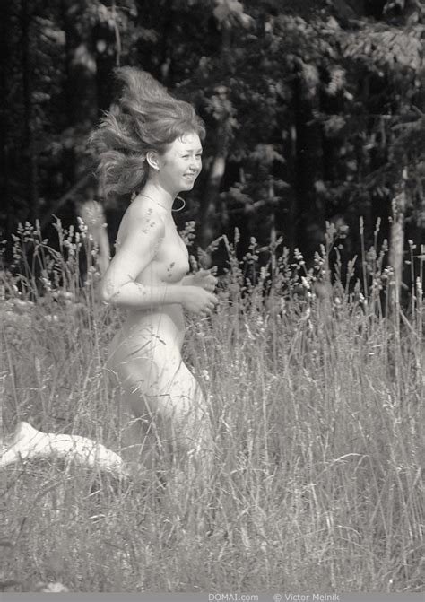 Redhead Teen Ginger Playing In The Field Domai Ginger Ginger High Porn Pic