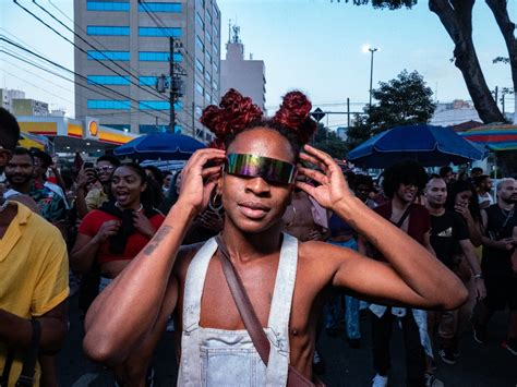 Parada Preta encerra o Mês do Orgulho LGBTQIA EmergeMag