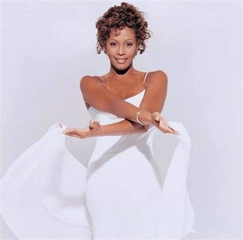 Remembering Whitney Houston Artofit