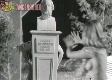 Naked Agnès Laurent in The Nude Set