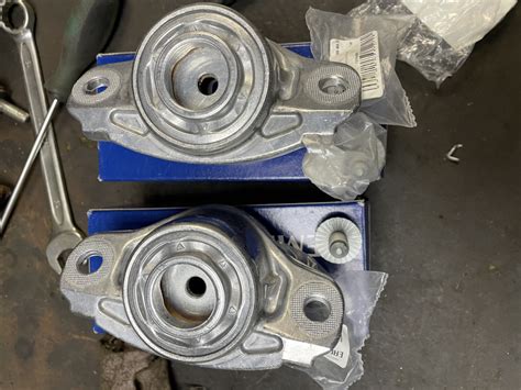 Опоры задних амортизаторов LEMFORDER. — Skoda Octavia A7 Mk3, 1,4 л ...