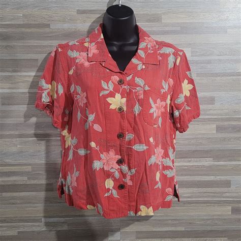 Christopher And Banks Cropped Hawaiian Shirt Size M Rayon Coconut Button