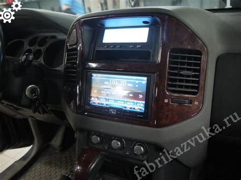 Установка 2 din магнитолы на Mitsubishi Pajero 3 - установка автомагнитол