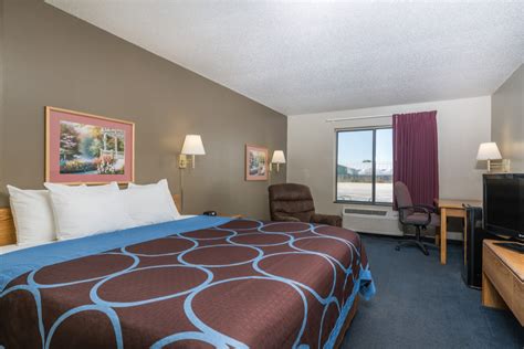 Super 8 by Wyndham Portage | Portage, WI Hotels