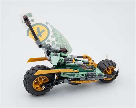Très vite testé : LEGO Ninjago 71745 Lloyd's Jungle Chopper Bike - HOTH ...
