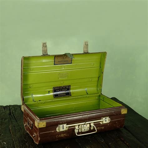 Английский чемодан "saheeb" (Aistov) бежевый металл 42x28 см. 1890 ...