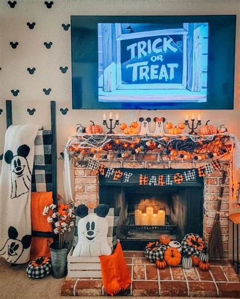 7 Cute Disney Halloween Decor Ideas | Disney halloween decorations ...