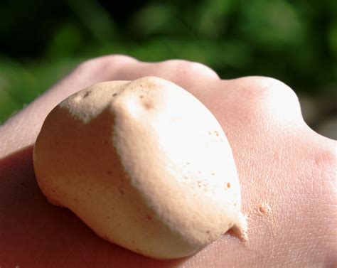 B A A Dream Nude Mousse De Gemey Maybelline