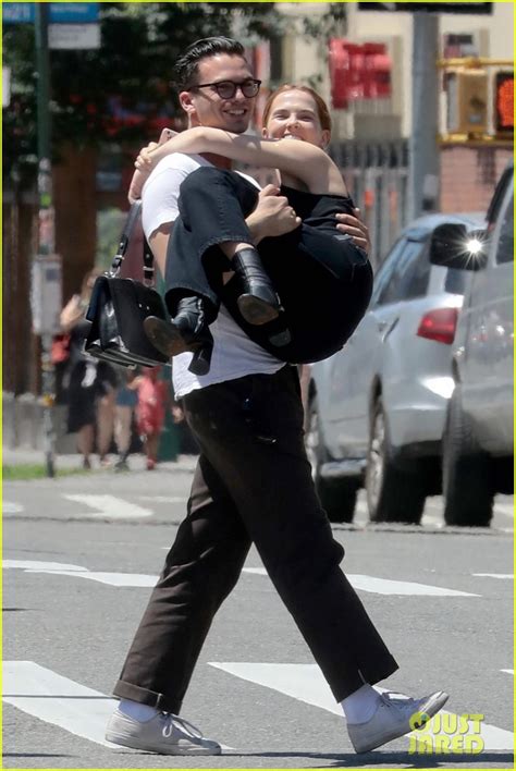 Full Sized Photo Of Zoey Deutch Boyfriend Dylan Hayes Carries Her 01