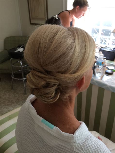 The Hairstyle Ideas For Mother Of The Groom With Simple Style Best