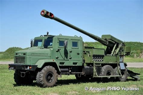 Турчинов побував на випробуваннях нової 155-мм гаубиці "Богдана" – ФОТО