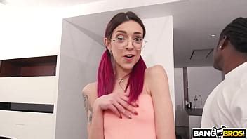 Trío con un francés XVIDEOS