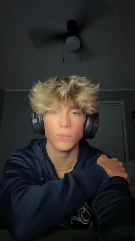 Nate Crosiar On Ig And Tik Tok Snap Nater Fader Cute Blonde Guys Blonde Guys Cute White Guys