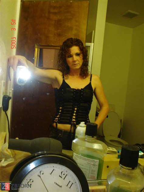 Mature Waving Wifey ZB Porn