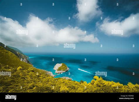 Zante fantastische Küste mit weißen Felsen und azurblauen Meer Wasser