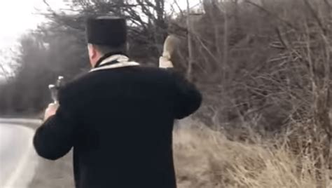 preot  sfintit  curba din bacau video jurnalistro