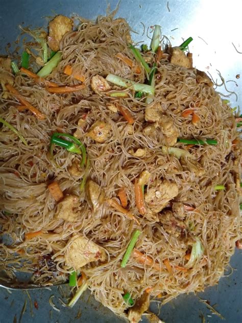 namakucella bihun goreng rencah isi ayam