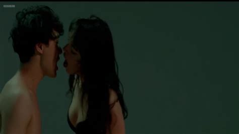 Métamorphoses nude pics page 1