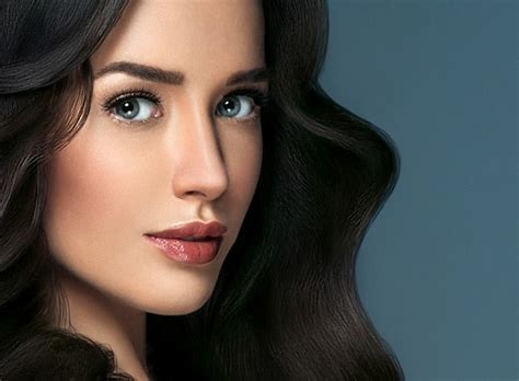 Premium Photo Woman Perfect Hair Beautiful Female Portrait Over Blue Background Brunette