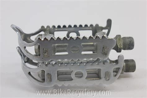 Atom 700 Pedals English Threads Dust Caps Bike Recyclery