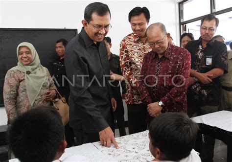 PERESMIAN SEKOLAH ANTARA Foto