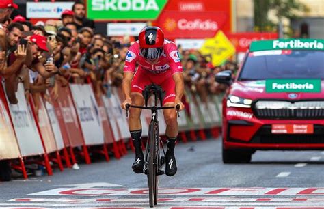 Evenepoel refuerza el liderato de la Vuelta a España tras volar en la crono